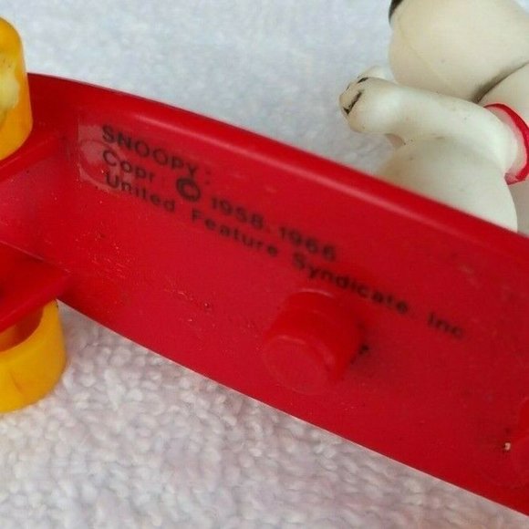 RARE VINTAGE Snoopy on Skateboard Copyright 1956.Signed on Bottom - Picture 5 of 10